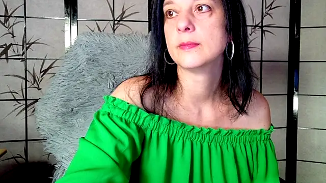 Snapshot of _Sweetlonglips_ chatting on 12/02/25, 05:02 Sweetlonglips online show from 12/02/25, 05:02