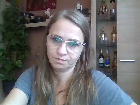 Snapshot of Blonikicia chatting on 11/27/25, 11:12 Blonikicia online show from 11/27/25, 11:12