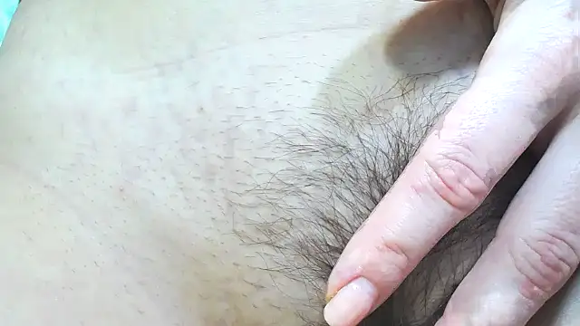 Snapshot of miaa_sunn chatting on 11/21/25, 03:22 miaa sunn online show from 11/21/25, 03:22