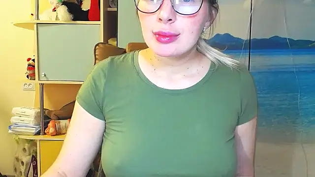 Snapshot of miaa_sunn chatting on 11/24/25, 01:33 miaa sunn online show from 11/24/25, 01:33