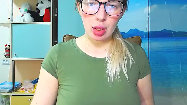 Snapshot of miaa_sunn chatting on 11/28/25, 11:24 miaa sunn online show from 11/28/25, 11:24