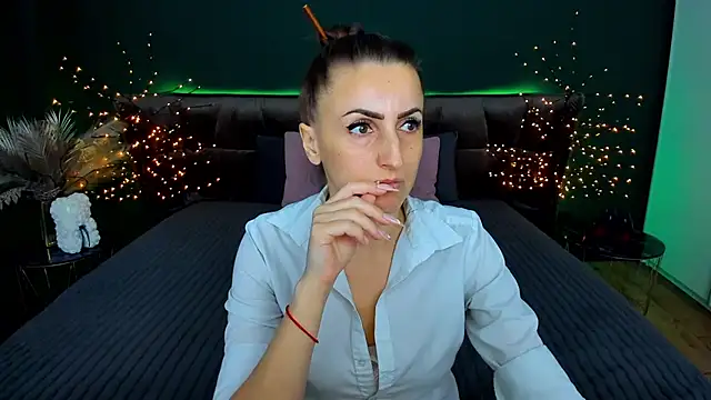 Rebecca Diamond online show from 12/02/25, 06:52