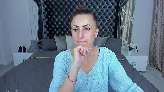 Rebecca Diamond online show from 12/03/25, 06:21