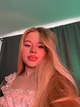 curchez  online show from 02/05/25, 08:35