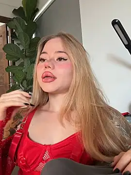 curchez  online show from 02/17/26, 08:04