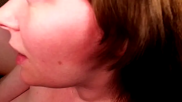 Snapshot of GamerGirlRoxyAndLee chatting on 01/11/25, 04:27 GamerGirlRoxyAndLee online show from 01/11/25, 04:27