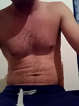 Snapshot of Rolandxxxr chatting on 12/21/24, 04:14 Rolandxxxr online show from 12/21/24, 04:14