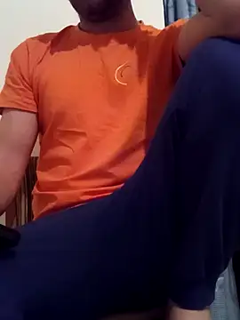 Snapshot of Rolandxxxr chatting on 01/10/25, 10:25 Rolandxxxr online show from 01/10/25, 10:25