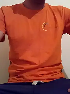 Snapshot of Rolandxxxr chatting on 01/24/25, 04:17 Rolandxxxr online show from 01/24/25, 04:17