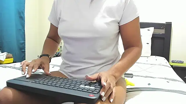 mara2020 69 online show from 12/16/25, 12:32