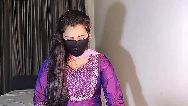 YourLovelyQueen online show from 01/22/25, 07:56