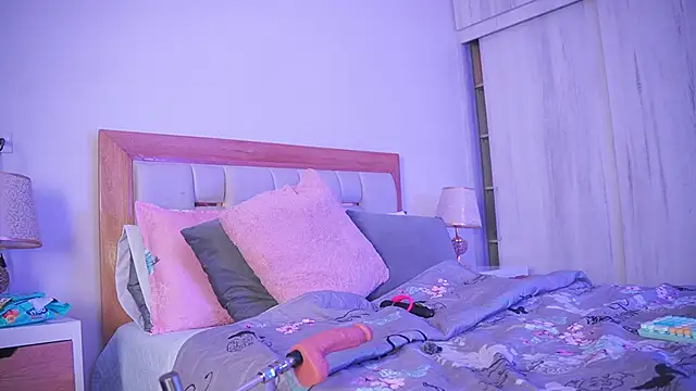 elena mature online show from 09/21/25, 10:06