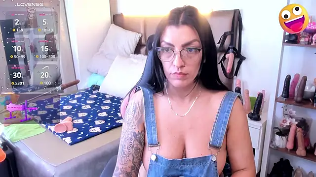 Snapshot of janette_rider chatting on 02/23/25, 09:33 janette rider online show from 02/23/25, 09:33