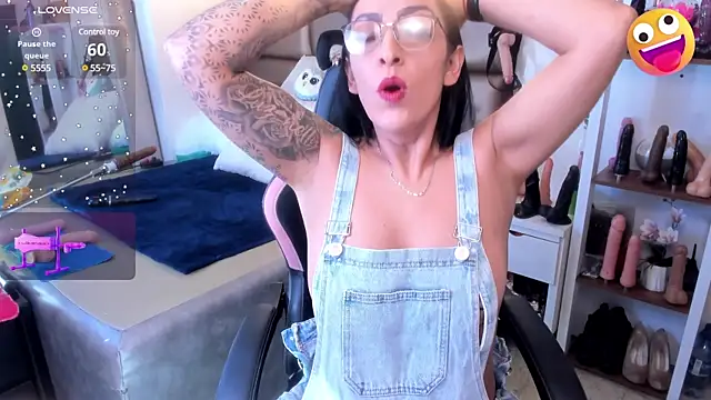 Snapshot of janette_rider chatting on 03/11/25, 03:05 janette rider online show from 03/11/25, 03:05