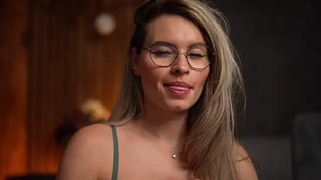 Snapshot of BrandyWhite chatting on 02/24/25, 07:44 BrandyWhite online show from 02/24/25, 07:44