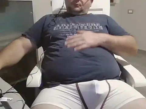 iron boy80 online show from 10/24/25, 01:07