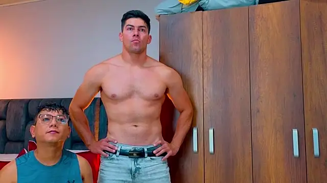 Snapshot of FelipeAndMarcello3 chatting on 12/13/25, 07:53 FelipeAndMarcello3 online show from 12/13/25, 07:53