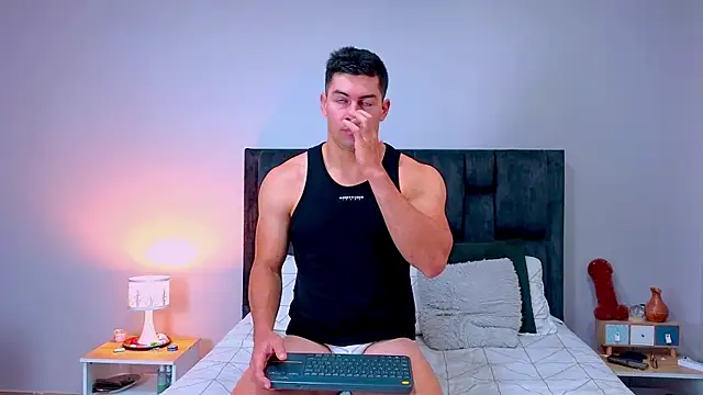 FelipeAndMarcello3 online show from 04/23/26, 02:08