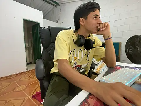 Max TheHorseDick online show from 03/20/25, 10:18