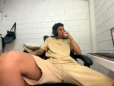 Max TheHorseDick online show from 11/30/25, 01:31