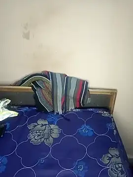 Snapshot of Sweet-Berry chatting on 12/25/24, 05:37 Sweet-Berry online show from 12/25/24, 05:37