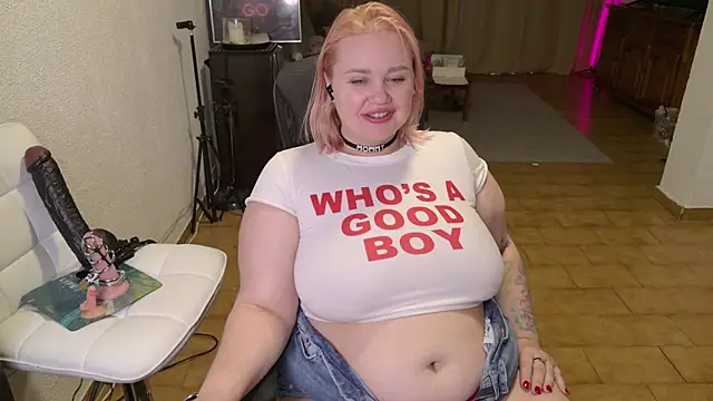 Snapshot of MargotGrey chatting on 04/19/26, 06:10 MargotGrey online show from 04/19/26, 06:10