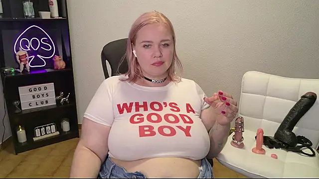 Snapshot of MargotGrey chatting on 06/07/26, 07:17 MargotGrey online show from 06/07/26, 07:17