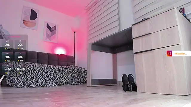 Snapshot of Miabelier chatting on 11/13/25, 11:58 Miabelier online show from 11/13/25, 11:58