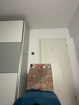 snow flakee online show from 02/09/25, 11:04