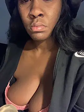 Snapshot of Foreignthababyy chatting on 09/25/25, 12:53 Foreignthababyy online show from 09/25/25, 12:53