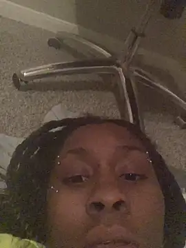 Foreignthababyy online show from 11/30/25, 05:22