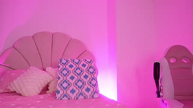 mssburbuja online show from 10/28/25, 03:21