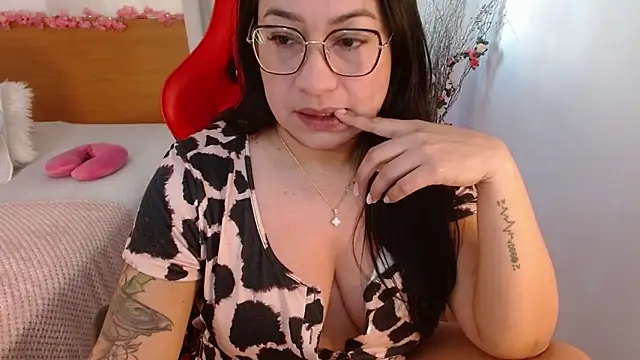 lucy luu  online show from 01/14/25, 02:43