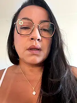 lucy luu  online show from 09/11/25, 01:00