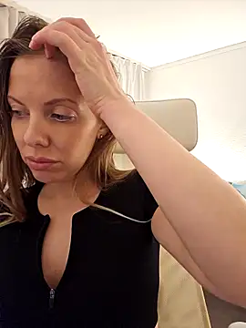 Snapshot of novaforyou1 chatting on 10/30/25, 04:41 novaforyou1 online show from 10/30/25, 04:41