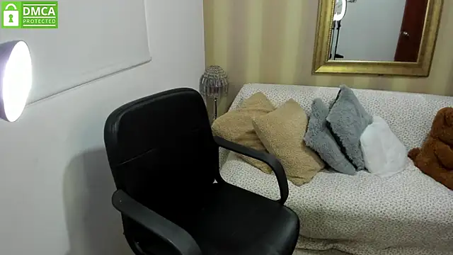 Snapshot of NicolettColin chatting on 09/30/25, 06:24 NicolettColin online show from 09/30/25, 06:24