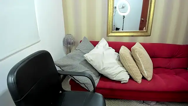 NicolettColin online show from 11/23/25, 05:13