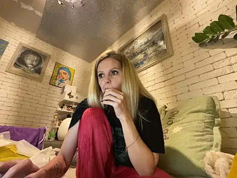 Snapshot of Angel_girllovemy chatting on 02/04/25, 05:12 Angel girllovemy online show from 02/04/25, 05:12