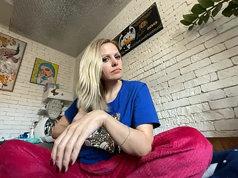 Snapshot of Angel_girllovemy chatting on 02/18/25, 09:32 Angel girllovemy online show from 02/18/25, 09:32