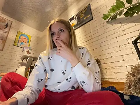 Snapshot of Angel_girllovemy chatting on 02/21/25, 04:05 Angel girllovemy online show from 02/21/25, 04:05