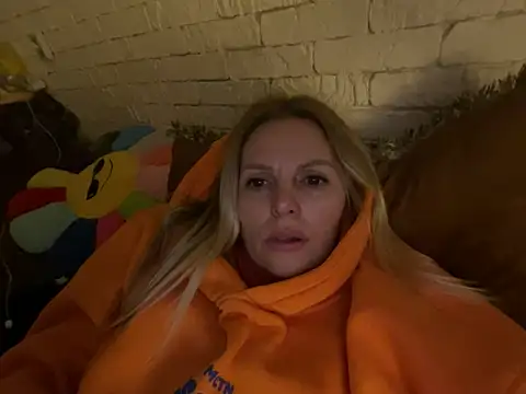 Snapshot of Angel_girllovemy chatting on 02/23/25, 04:02 Angel girllovemy online show from 02/23/25, 04:02