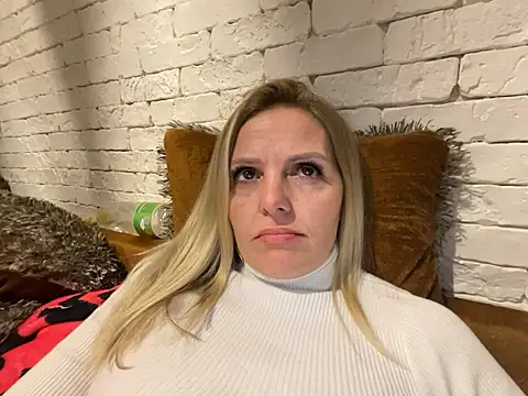 Snapshot of Angel_girllovemy chatting on 02/27/25, 04:10 Angel girllovemy online show from 02/27/25, 04:10