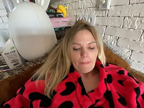 Snapshot of Angel_girllovemy chatting on 03/05/25, 11:38 Angel girllovemy online show from 03/05/25, 11:38