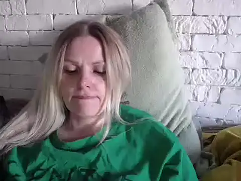 Snapshot of Angel_girllovemy chatting on 03/19/25, 12:34 Angel girllovemy online show from 03/19/25, 12:34