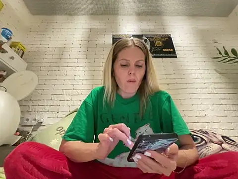 Snapshot of Angel_girllovemy chatting on 03/20/25, 08:08 Angel girllovemy online show from 03/20/25, 08:08