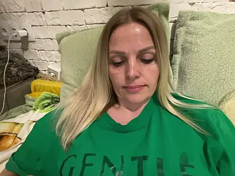 Snapshot of Angel_girllovemy chatting on 03/21/25, 07:44 Angel girllovemy online show from 03/21/25, 07:44