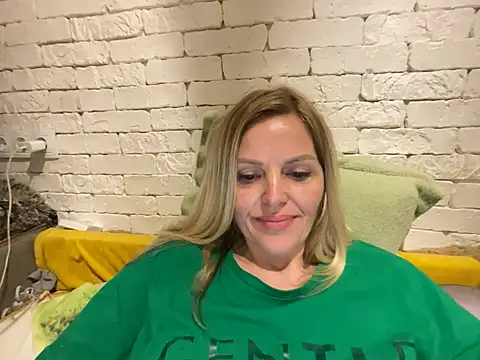 Snapshot of Angel_girllovemy chatting on 03/21/25, 04:51 Angel girllovemy online show from 03/21/25, 04:51