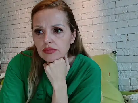 Snapshot of Angel_girllovemy chatting on 09/18/25, 07:21 Angel girllovemy online show from 09/18/25, 07:21