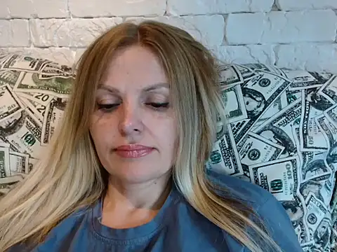 Snapshot of Angel_girllovemy chatting on 10/01/25, 08:42 Angel girllovemy online show from 10/01/25, 08:42