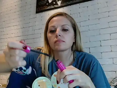 Snapshot of Angel_girllovemy chatting on 10/02/25, 07:48 Angel girllovemy online show from 10/02/25, 07:48